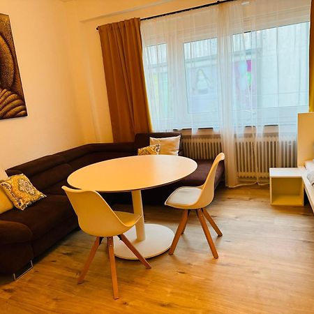 Zentrale Wohnung Mit Balkon 科布倫茨 外观 照片