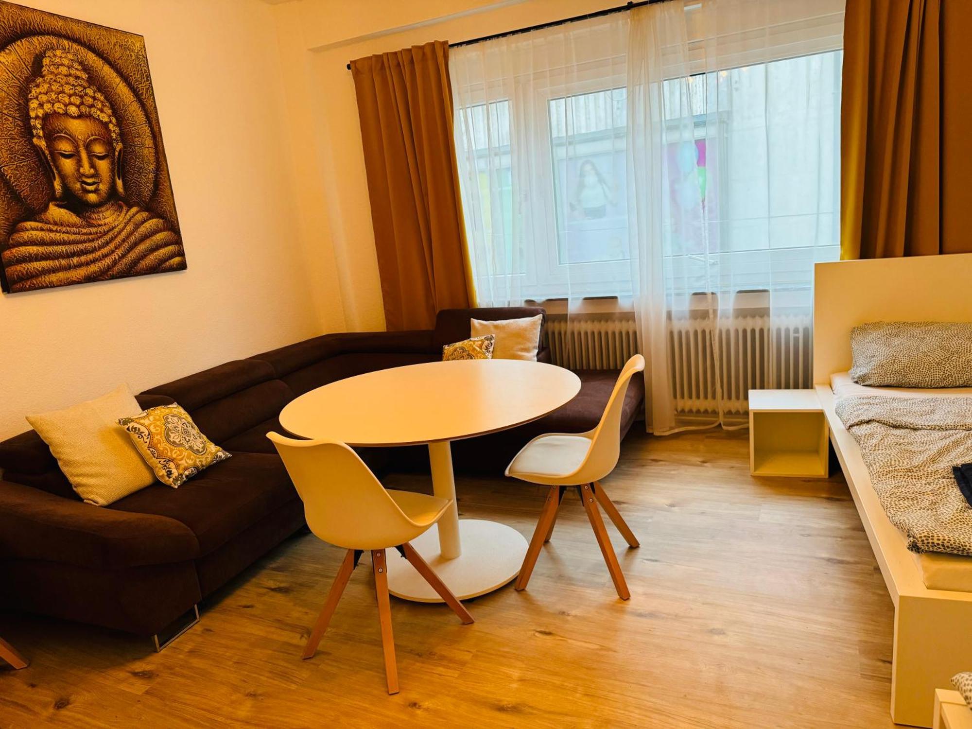 Zentrale Wohnung Mit Balkon 科布倫茨 外观 照片