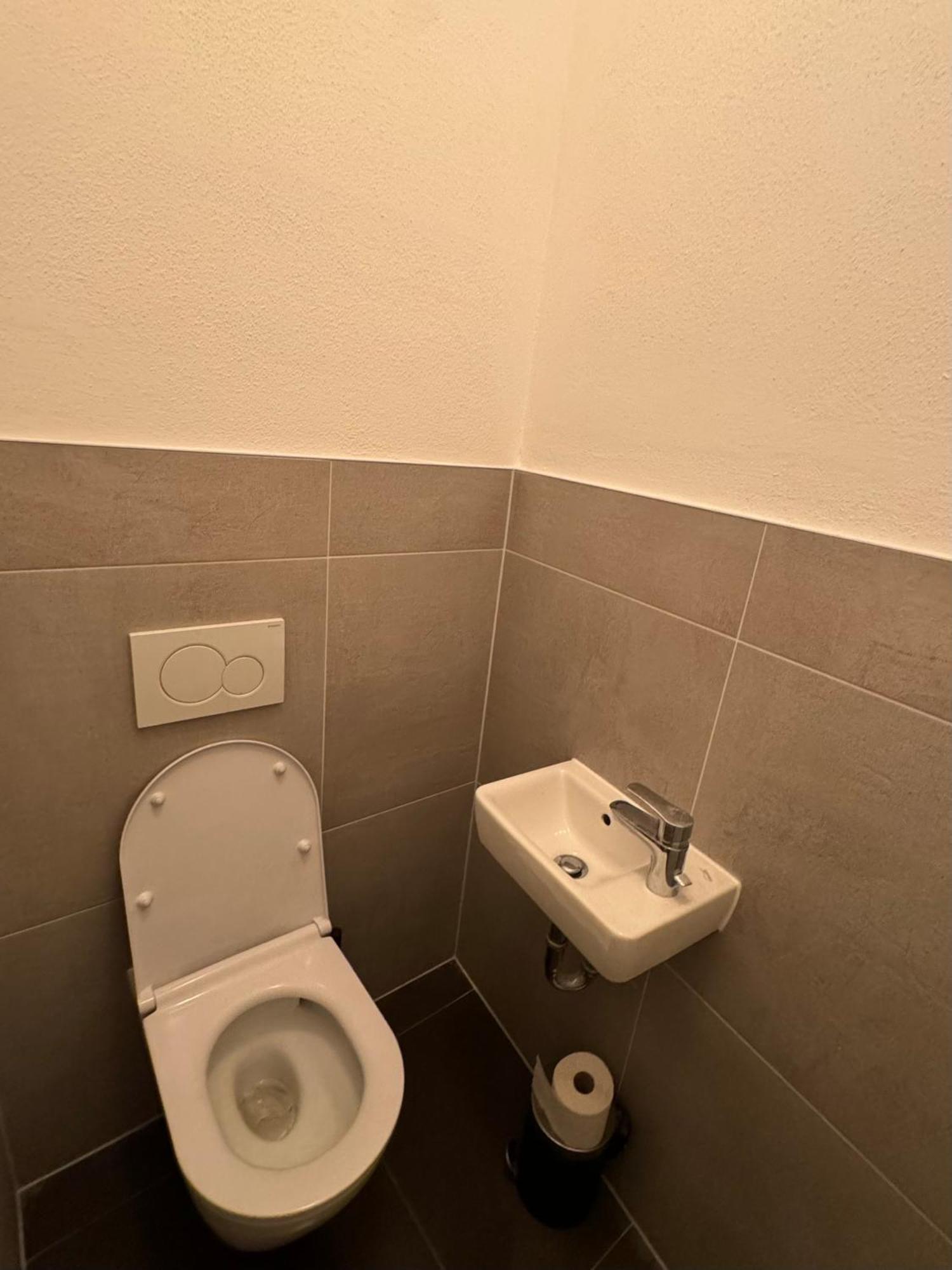 Zentrale Wohnung Mit Balkon 科布倫茨 外观 照片